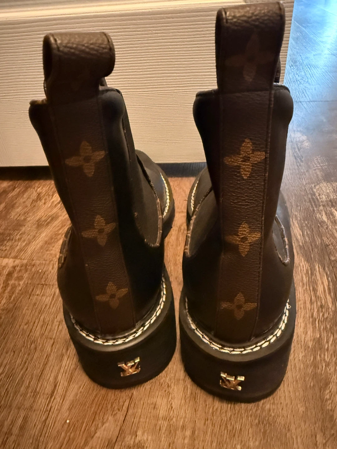 Louis Vuitton Black Leather Ankle Boots Size 38 - photo 3