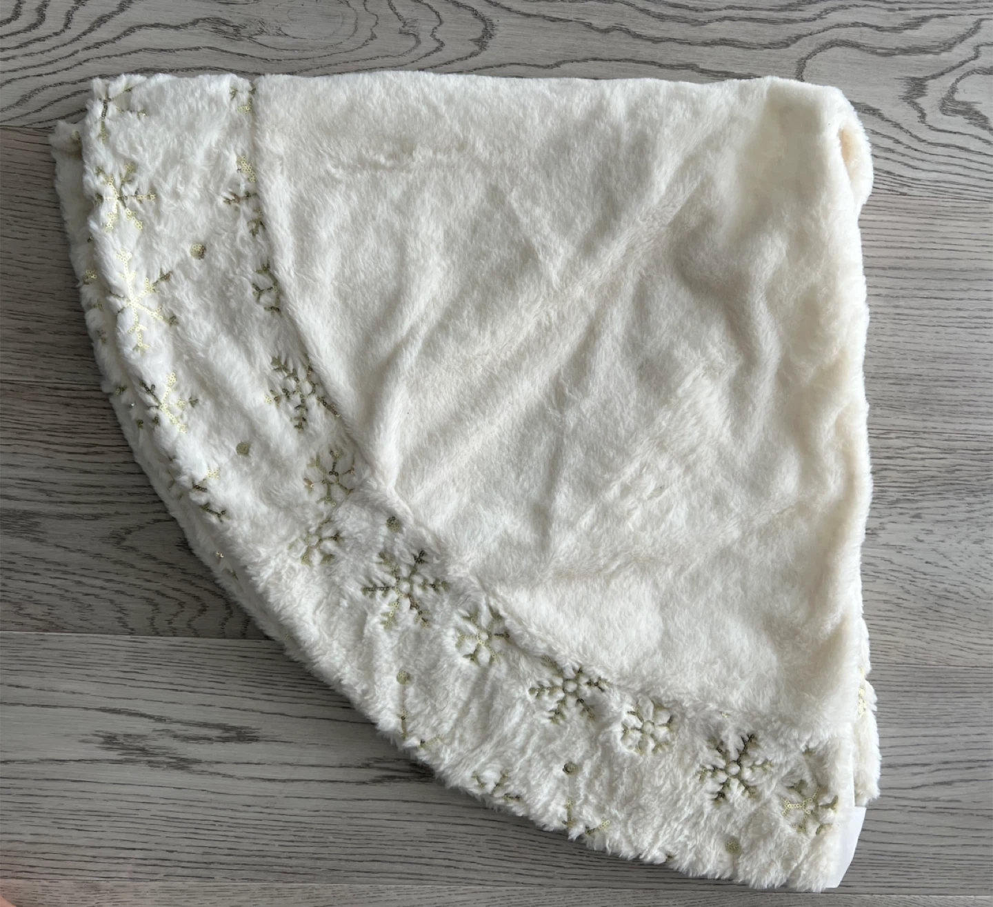 Christmas Cream Faux Fur Tree Skirt - photo 4