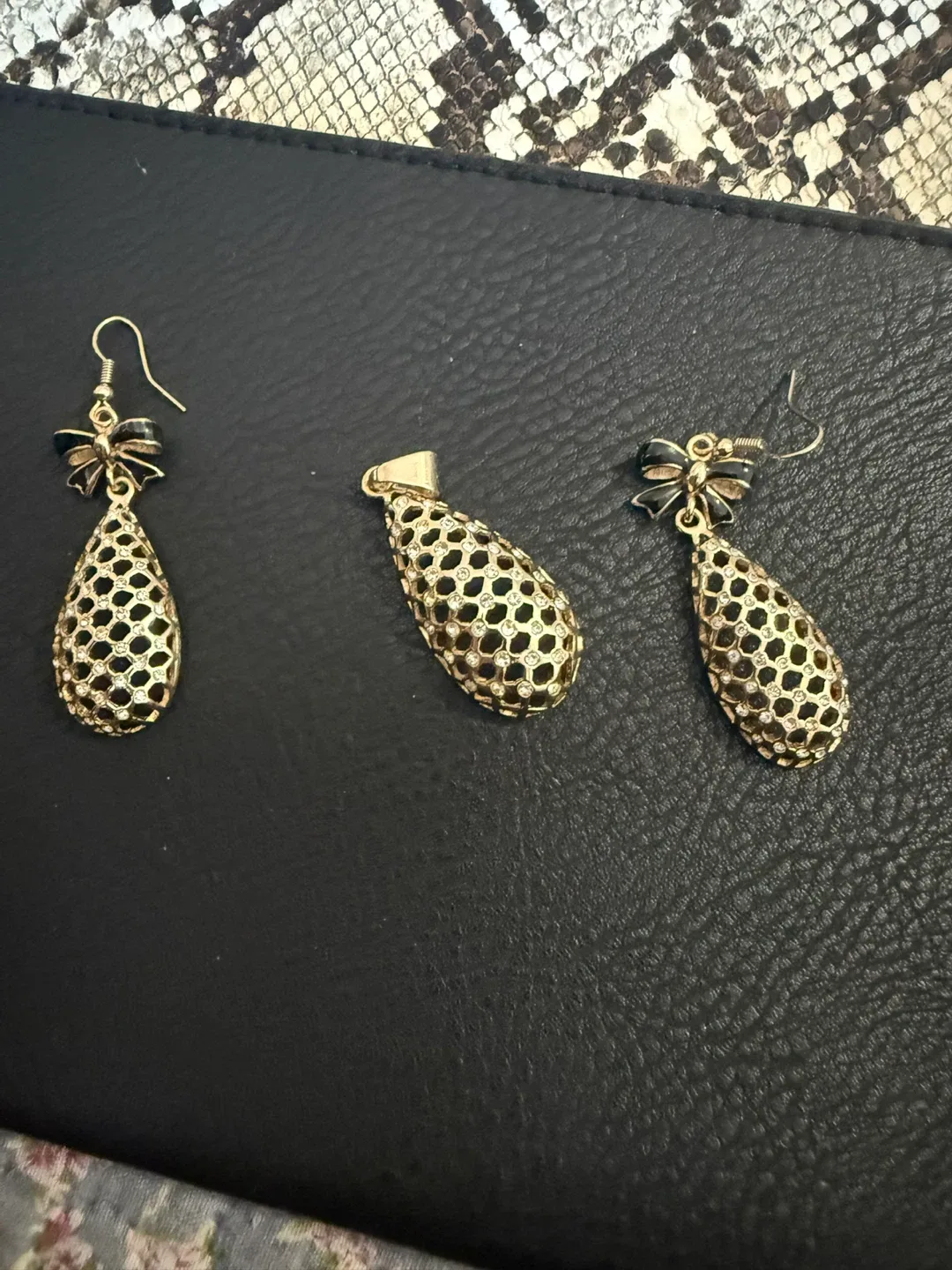 Gold Tone Teardrop Pendant Charms (Set of 3) thumbnail