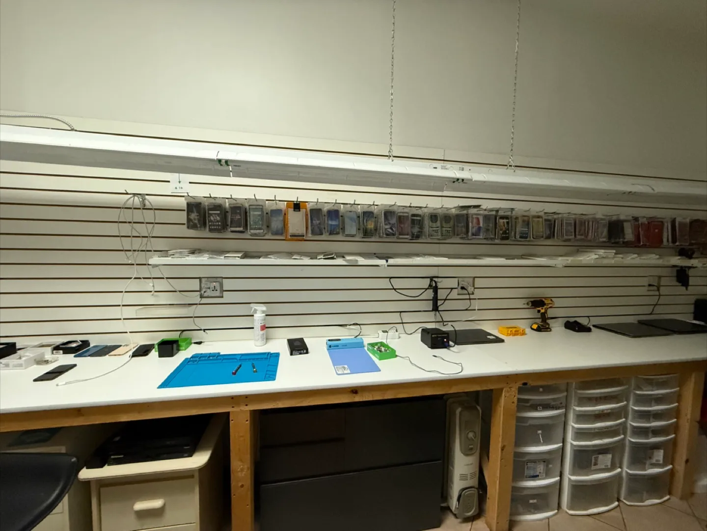 Cell Phones & Electronics Shop For Sale image indicator(7)