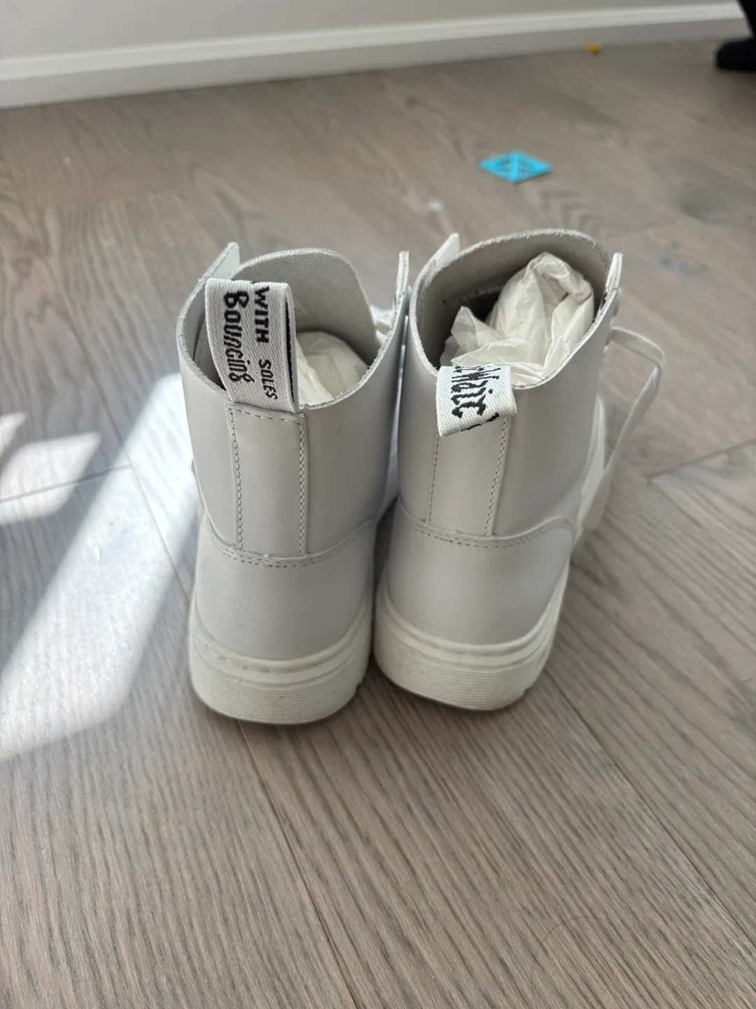 Dr. Martens White Leather Boots image indicator(3)