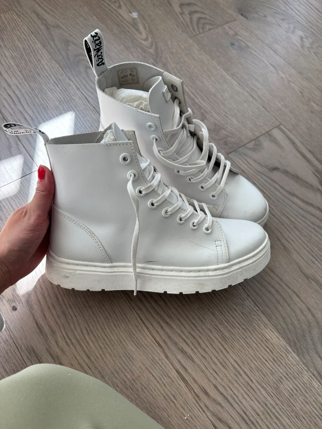 Dr. Martens White Leather Boots image indicator(2)