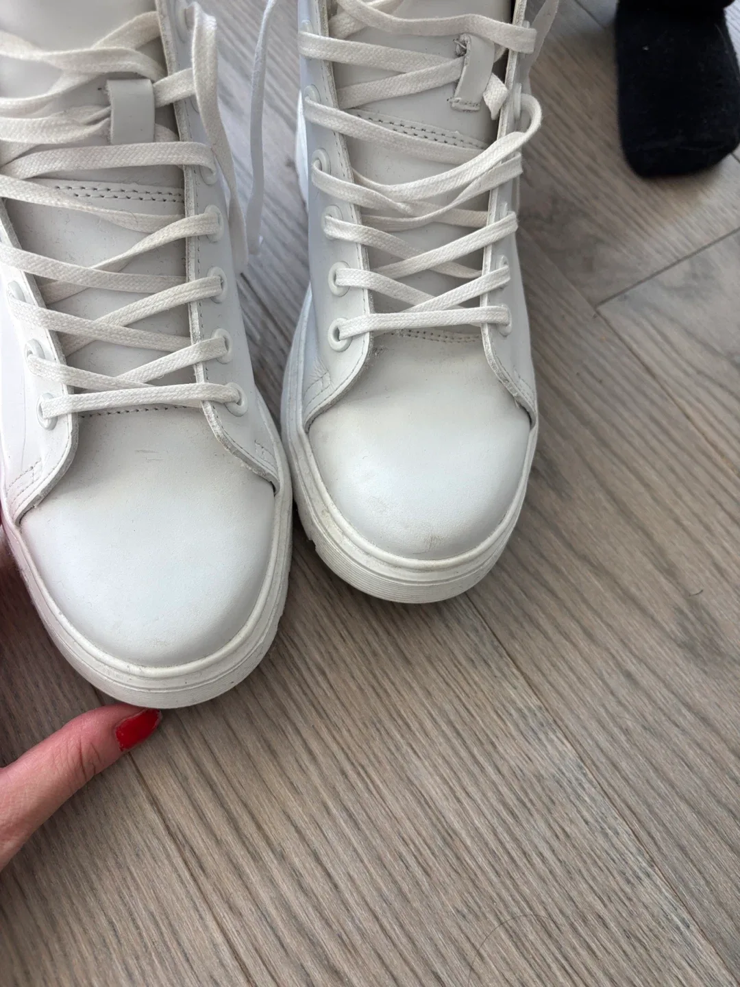 Dr. Martens White Leather Boots image indicator(8)