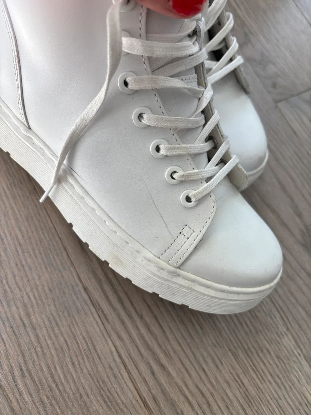 Dr. Martens White Leather Boots image indicator(5)