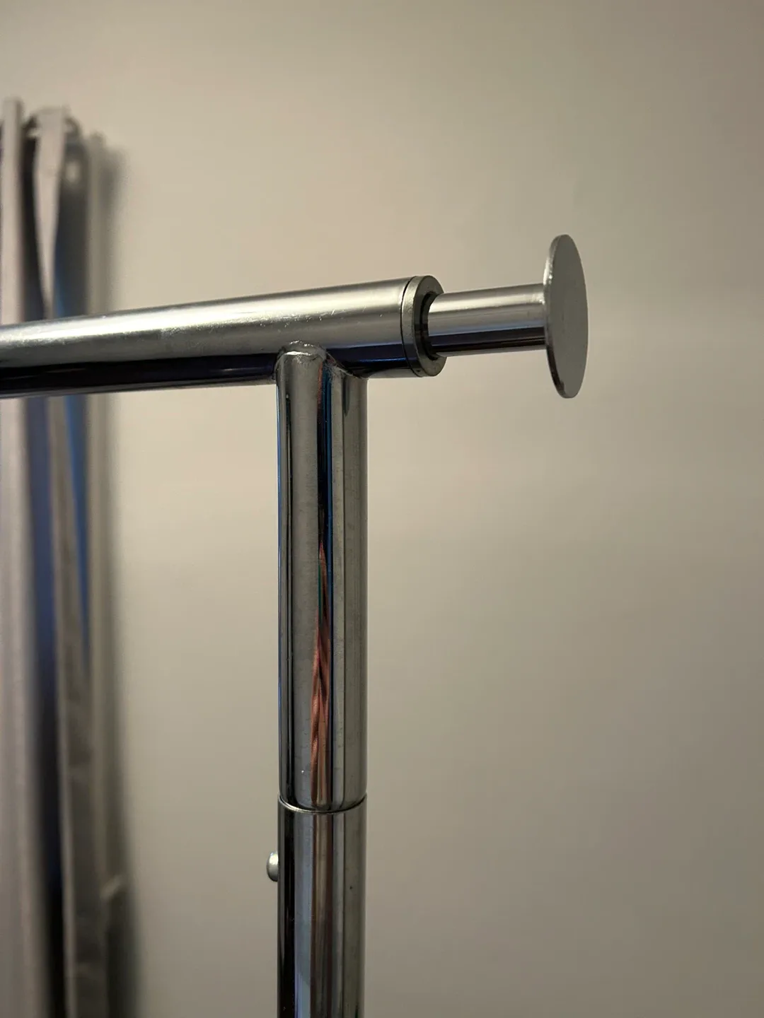 Adjustable Rolling Garment Rack image indicator(2)