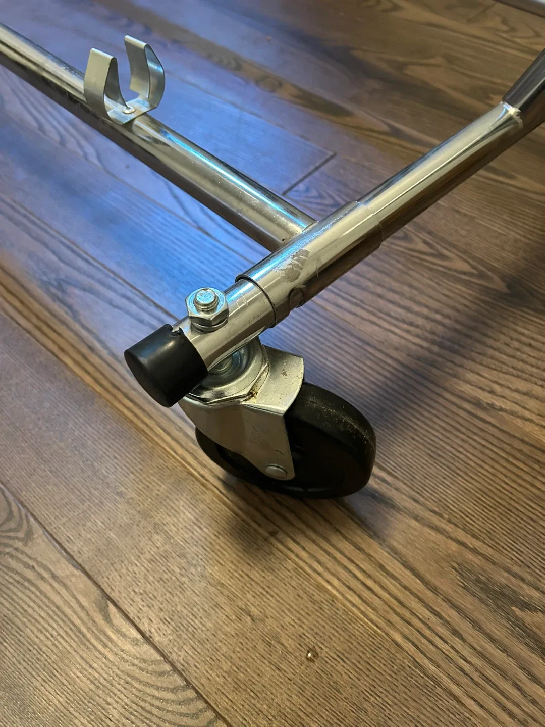 Adjustable Rolling Garment Rack image indicator(5)