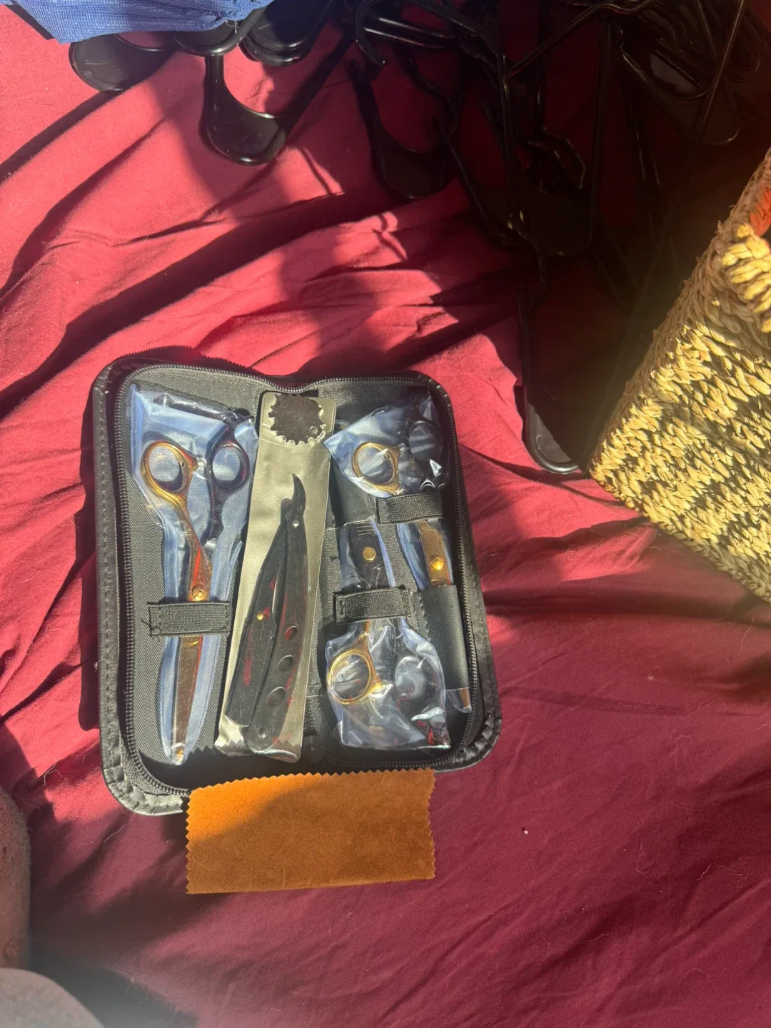 M&LD Hair Cutting Scissors Set - New in Box! image indicator(2)