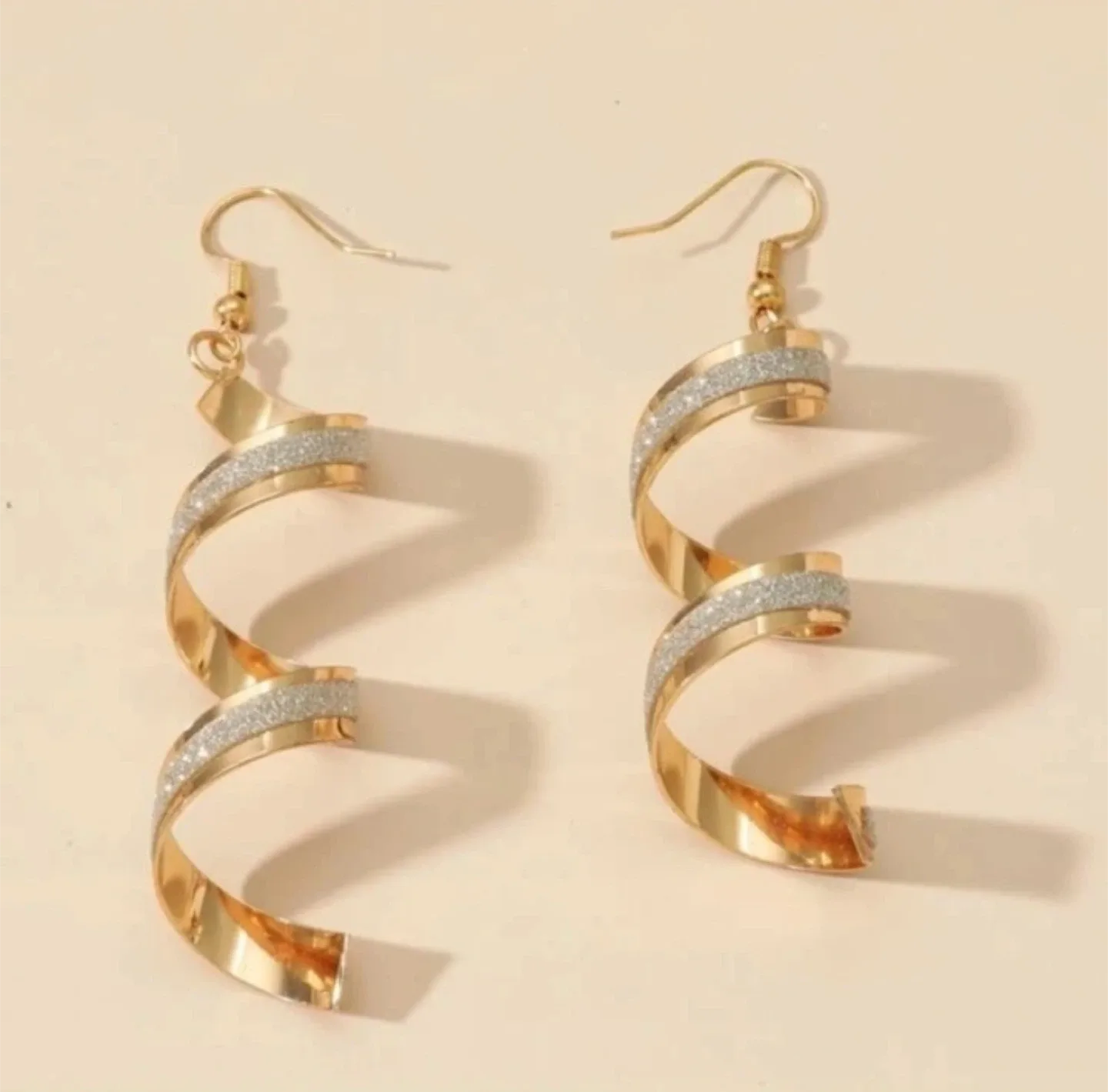 🧡 Gold Spiral Dangle Earrings thumbnail