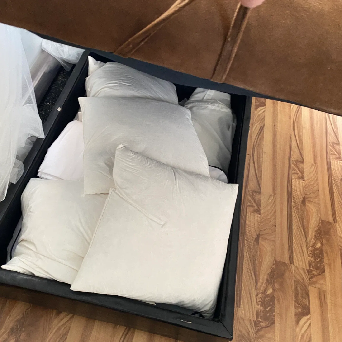 Brown Tufted Futon image indicator(6)