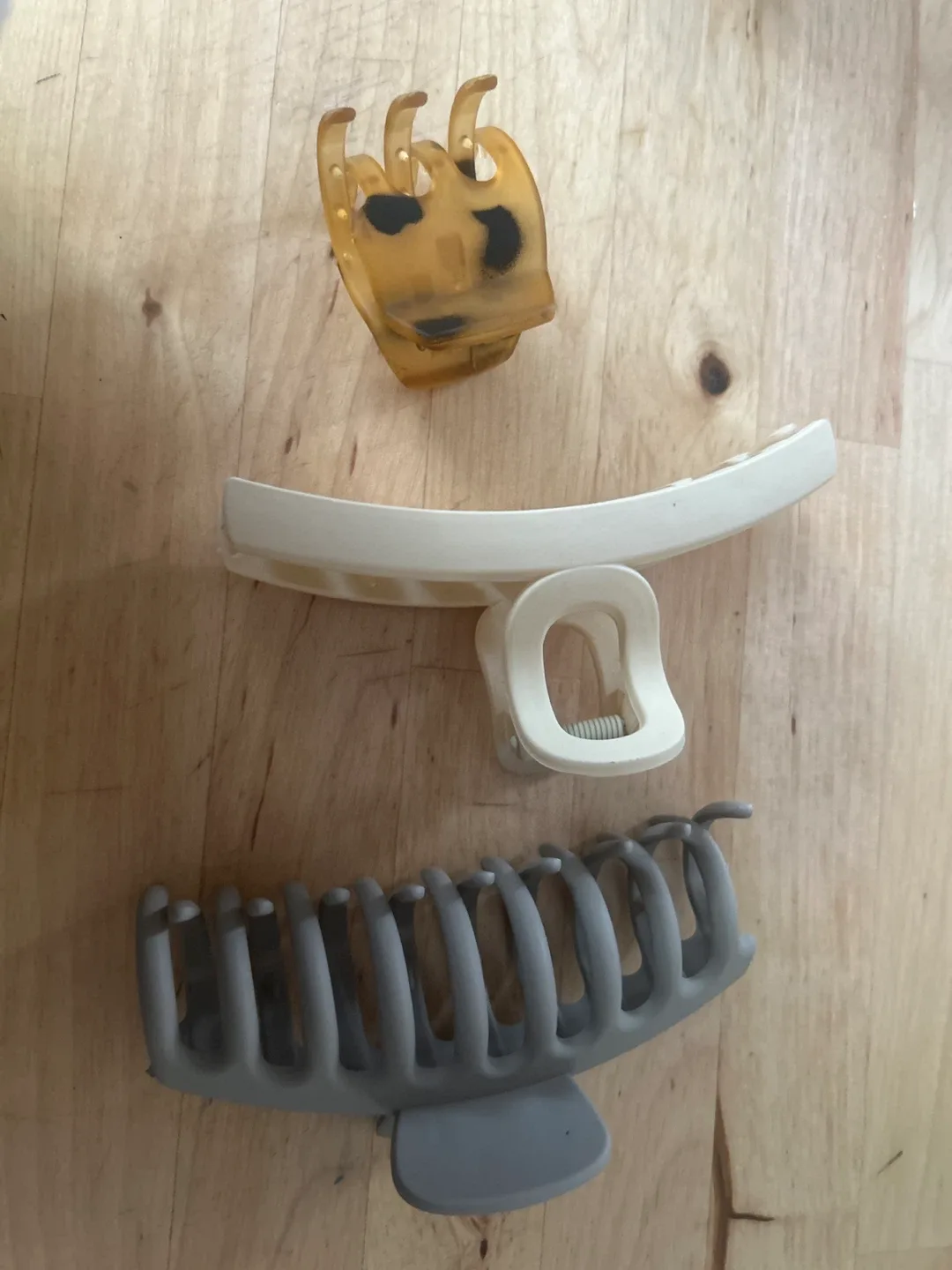 Hair Claw Clips - Set of 3 thumbnail