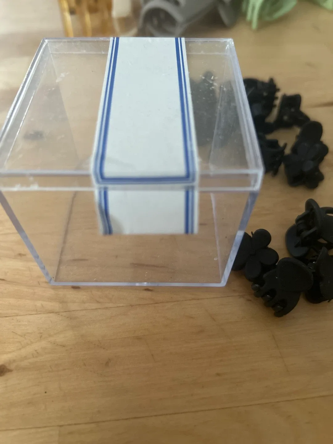 Black Mini Hair Claw Clips - New in Box! image indicator(3)