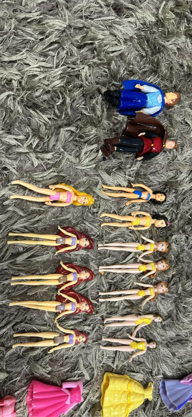 Disney Princess Little Kingdom Dolls & Dresses thumbnail