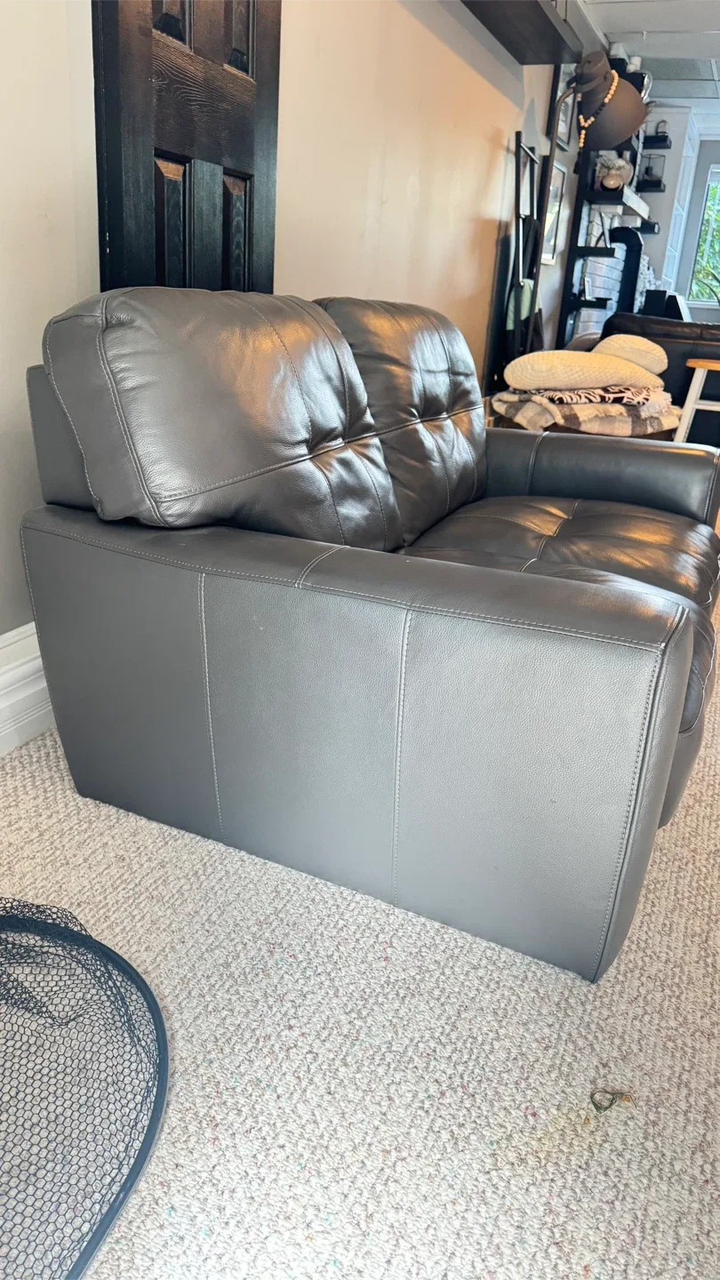 Genuine Leather Loveseat – Like New! image indicator(3)