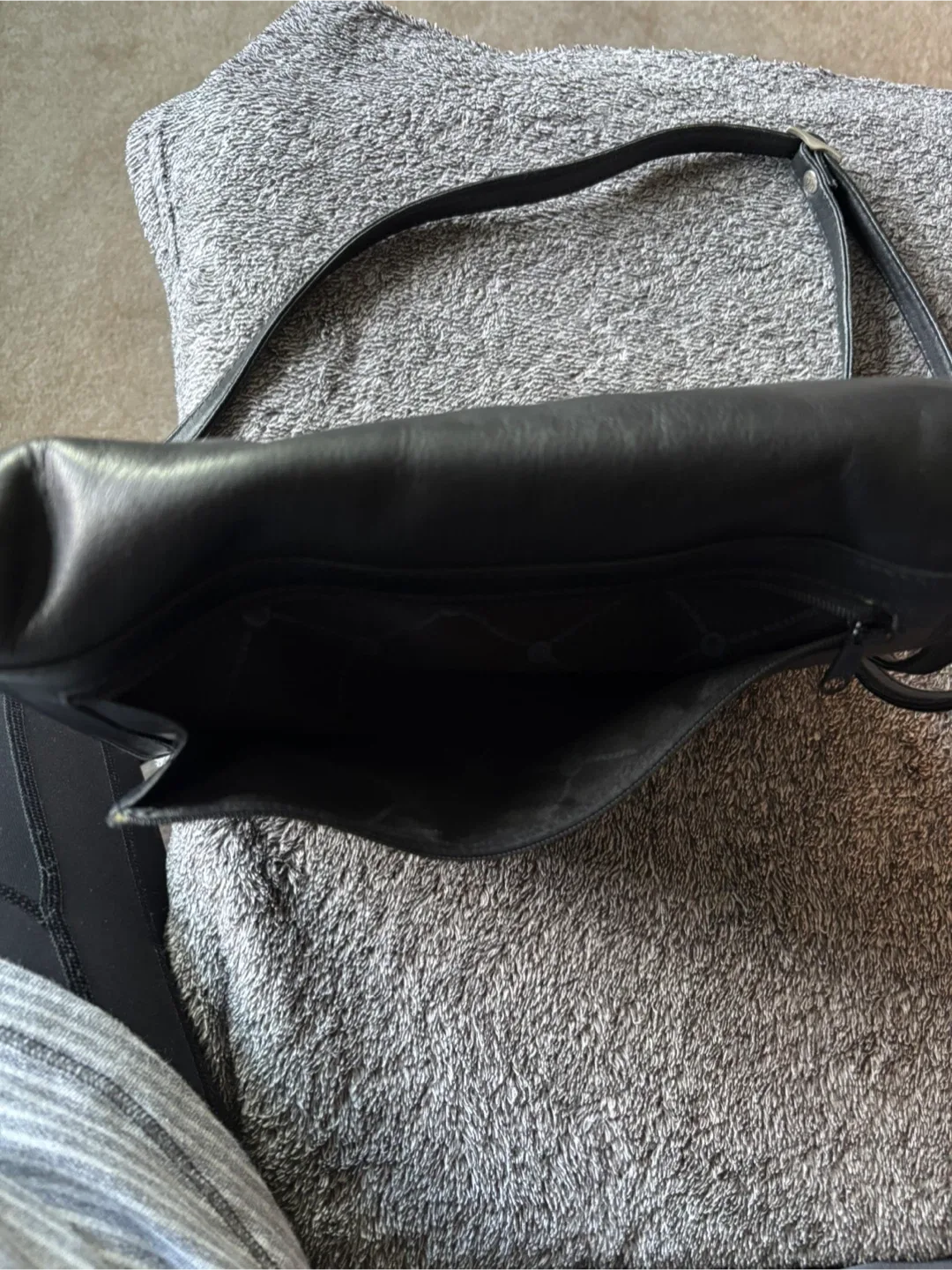 Derek Alexander Black Leather Crossbody Bag image indicator(3)