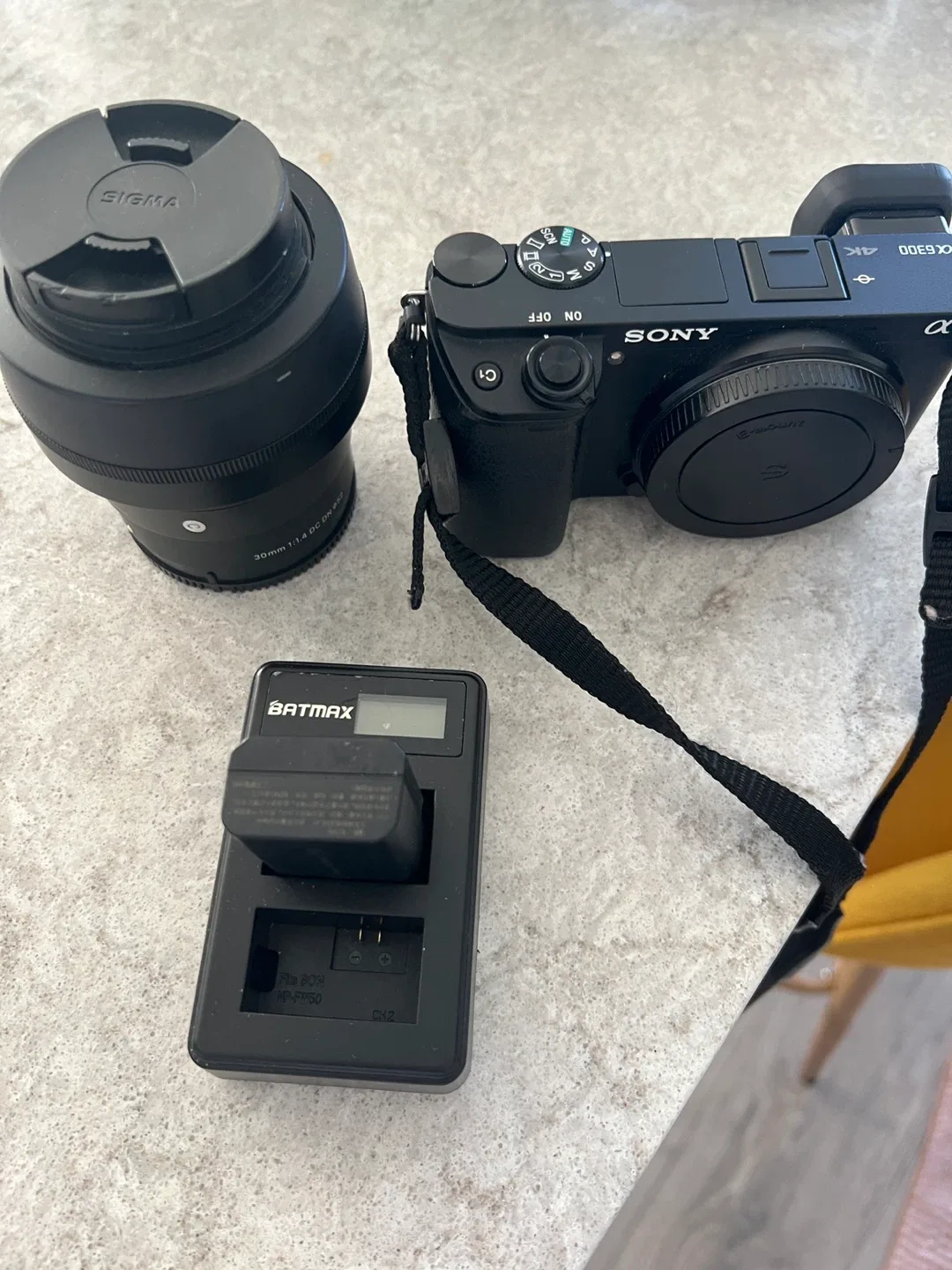 Sony Alpha a6300 Camera with Sigma 30mm Lens image indicator(5)