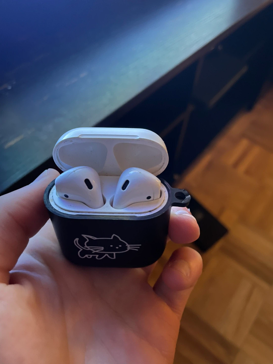Apple AirPods - photo 2