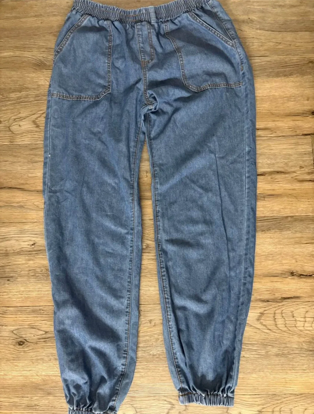 Assorted jeans varies in size and style - Read Description image indicator(4)