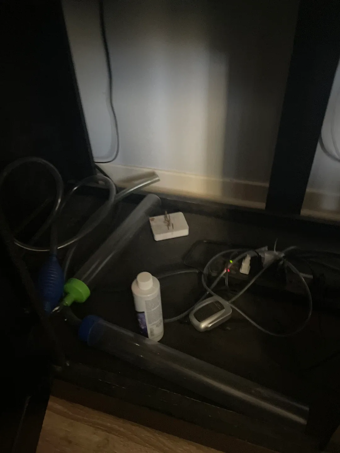 Fish Tank with Accessories image indicator(4)