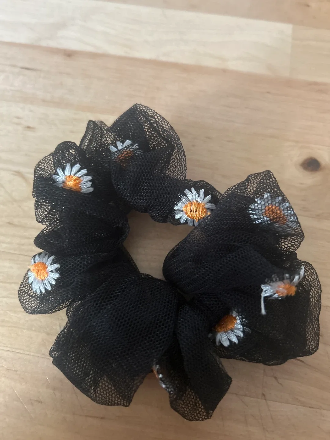 Black Daisy Scrunchie thumbnail