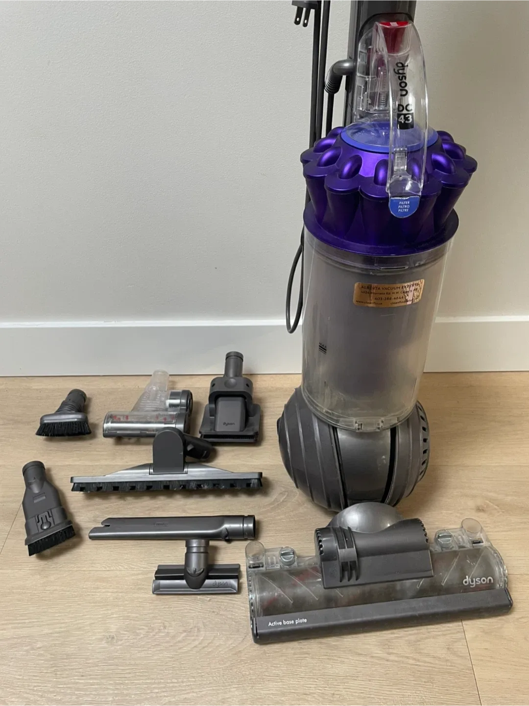 Dyson DC43 Animal Vacuum with Attachments image indicator(3)