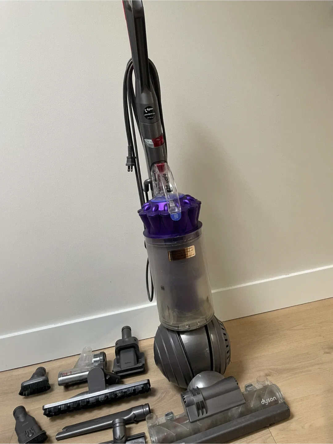 Dyson DC43 Animal Vacuum with Attachments image indicator(4)