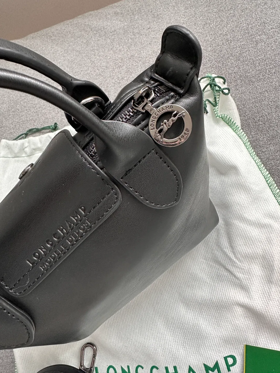 Longchamp LE PLIAGE XTRA XS HANDBAG black leather image indicator(2)