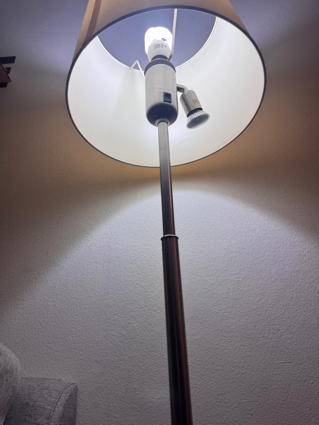 Floor Lamp - Great Condition image indicator(3)