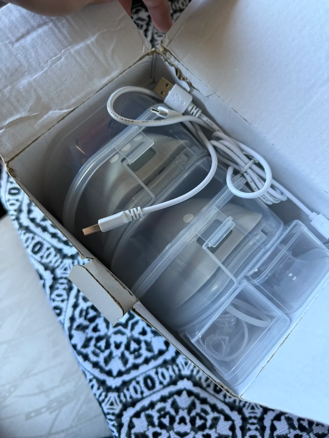 Brand new Bellababy BLA8039 Electric Breast Pump - 2 Pumps image indicator(2)