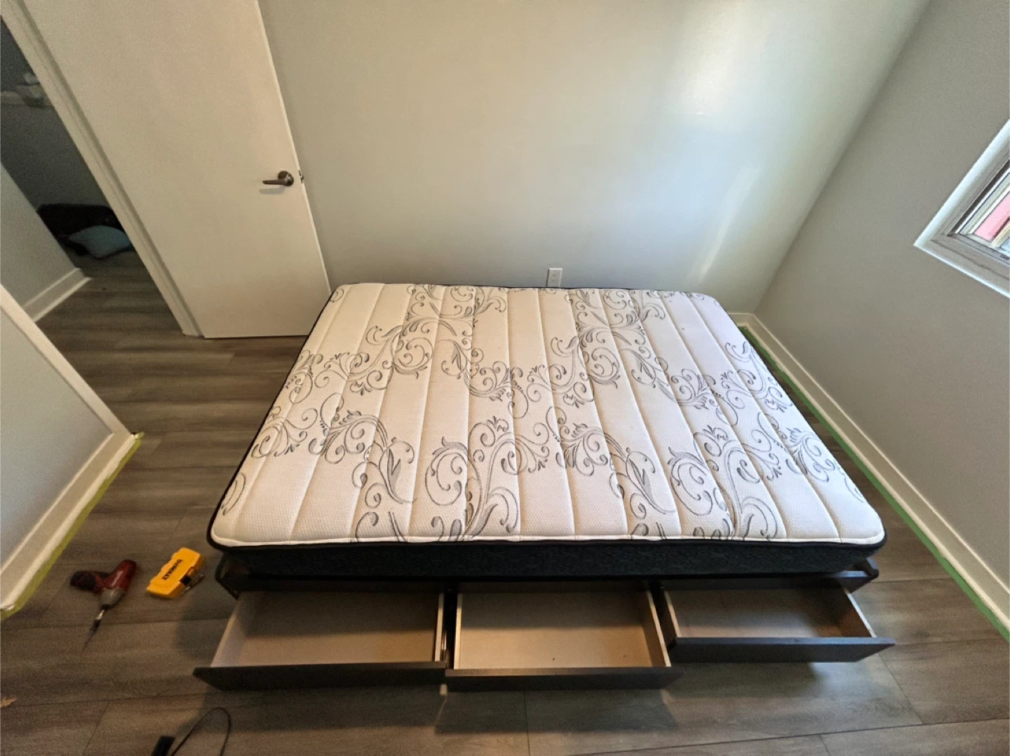 Queen Size Mattress and Bed Frame with Drawers - photo 2