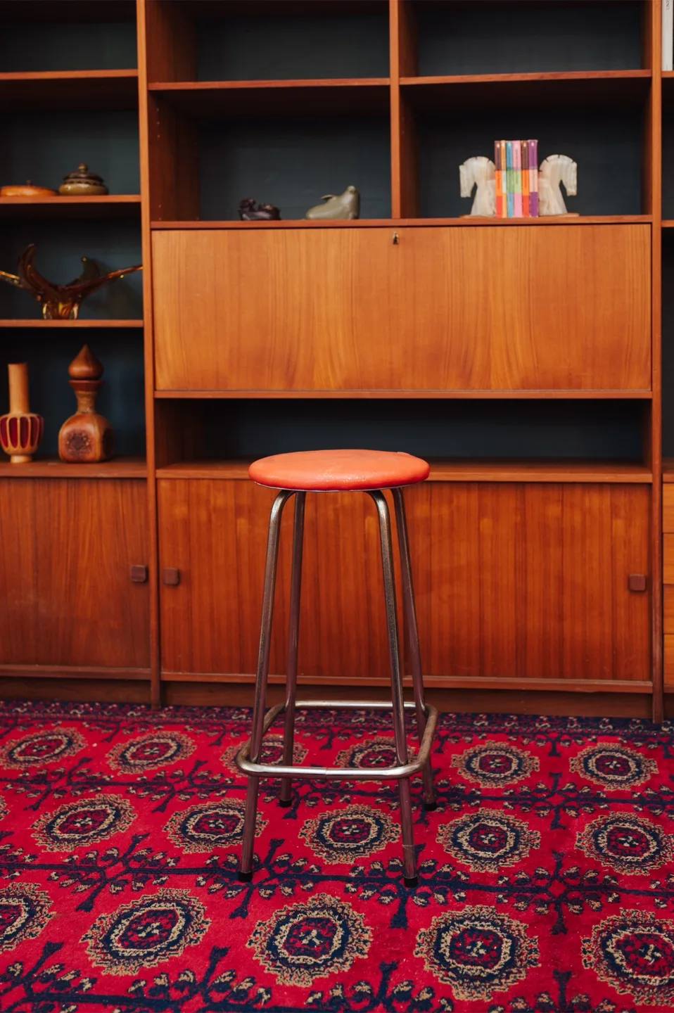 Retro Bar Stool 🧡