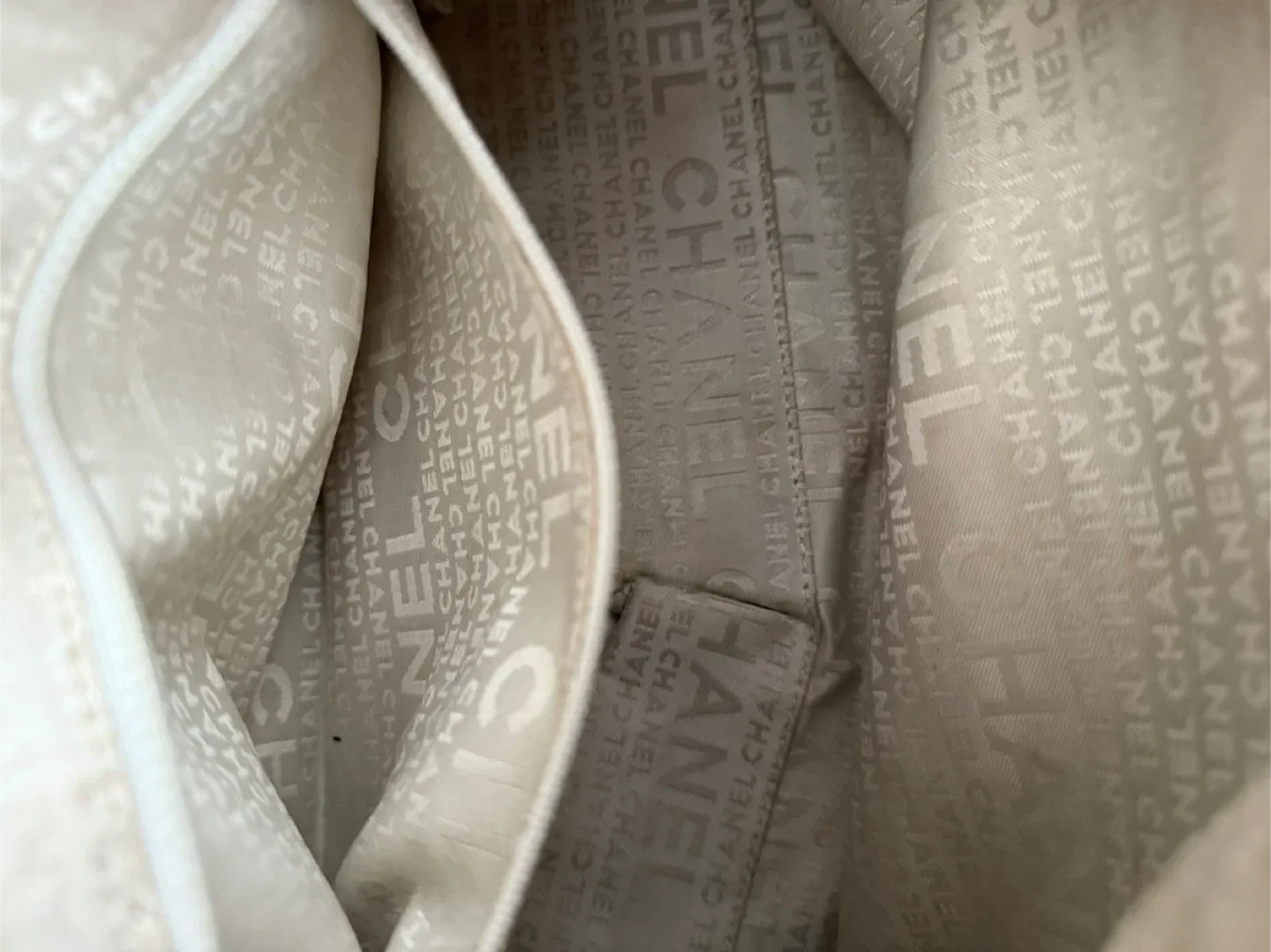 Chanel Black & Beige Tweed Handbag image indicator(10)