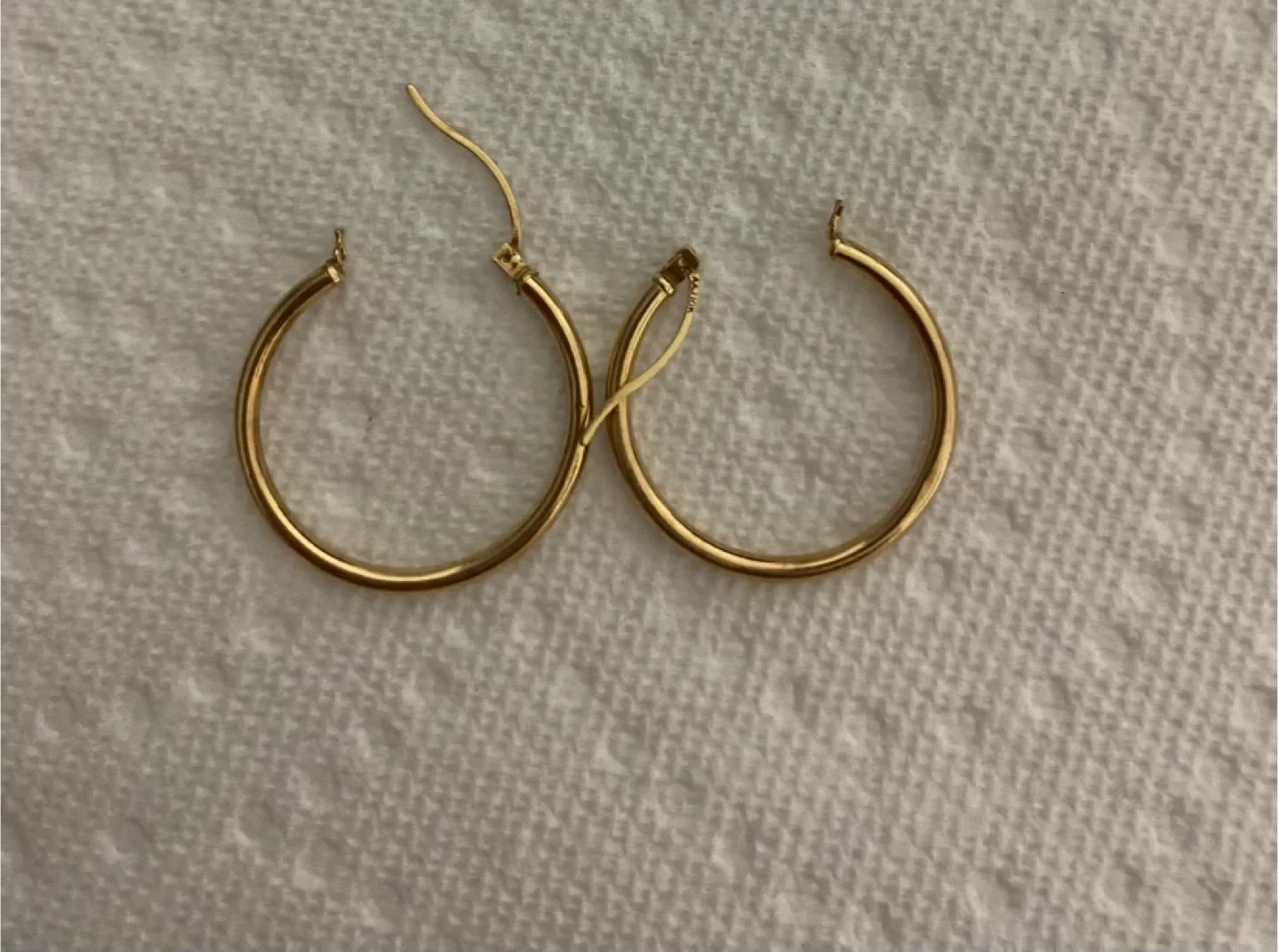 Gold Hoop Earrings10K gold thumbnail
