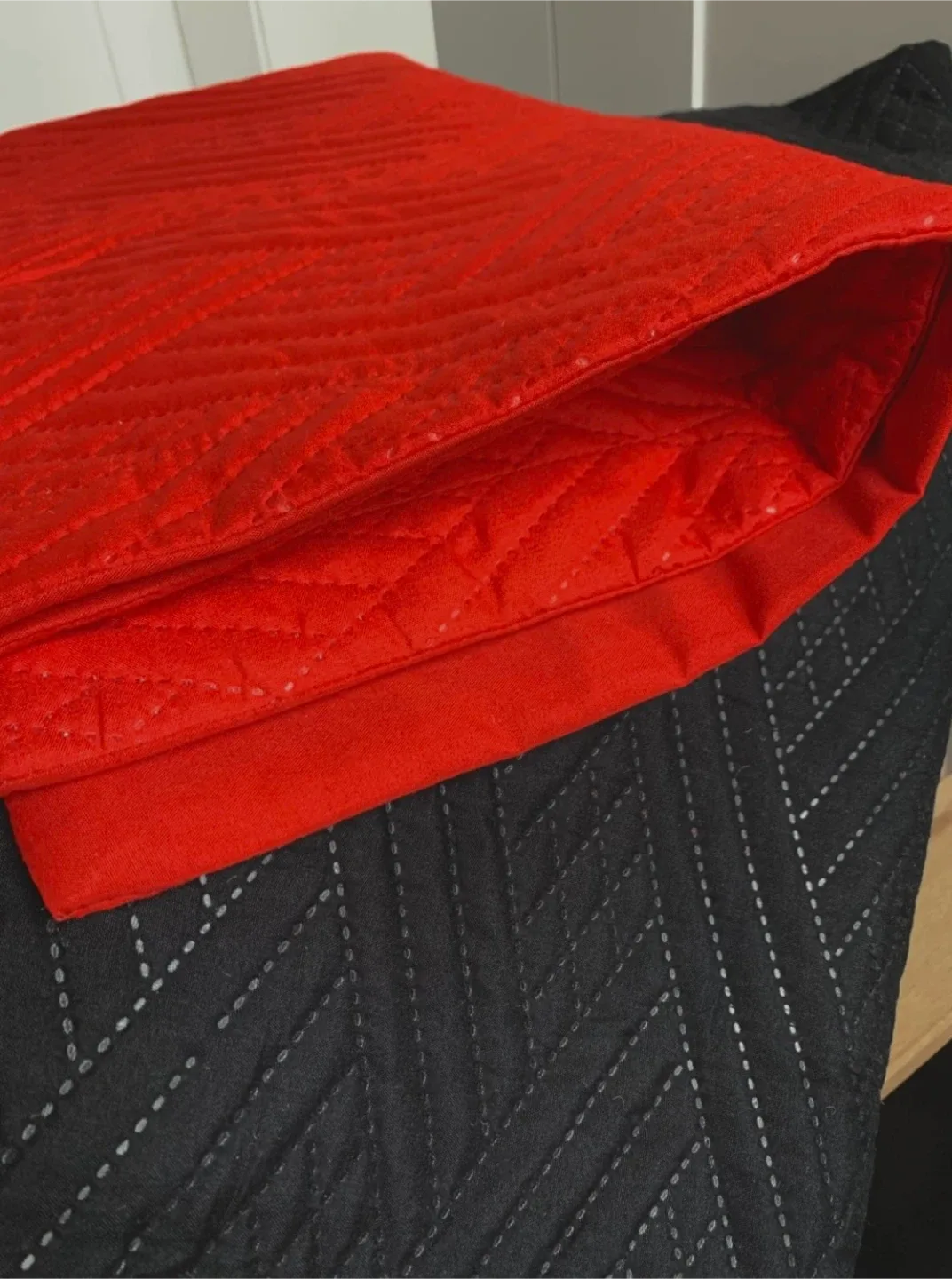 2pc Reversible Twin Quilt Set image indicator(5)