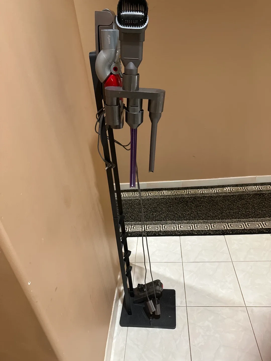 Dyson V11 Cordless Vacuum with Accessories image indicator(2)