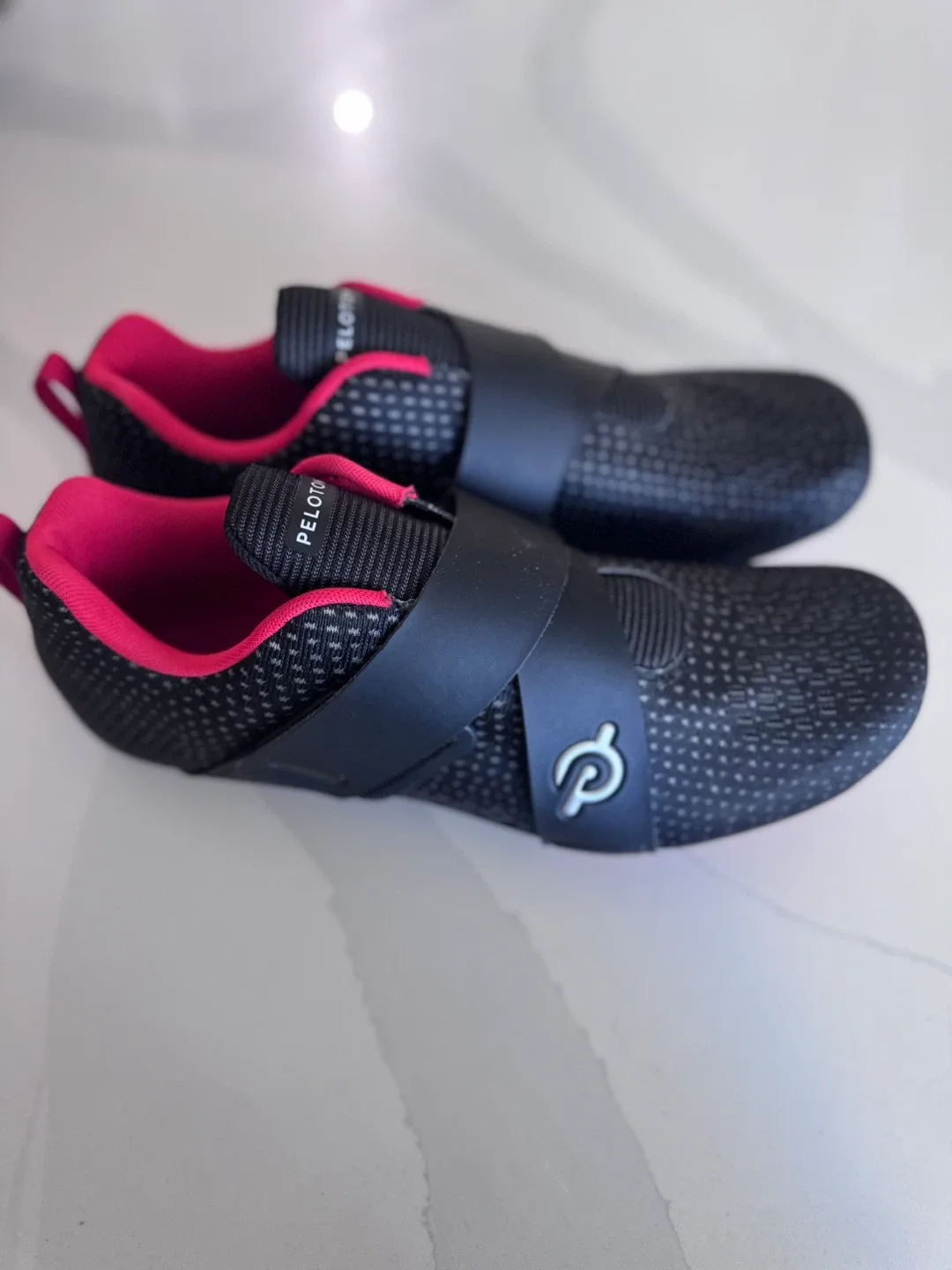 Like New Peloton Cycling Shoes 8M/9.5W image indicator(2)