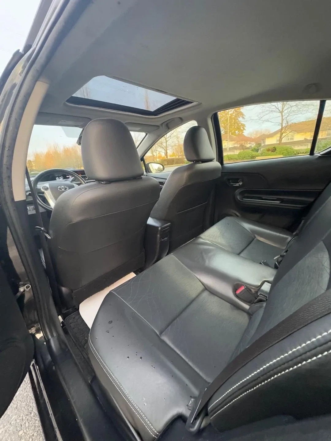 2016 Toyota Prius c image indicator(4)