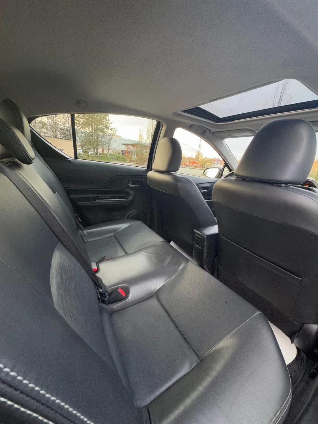 2016 Toyota Prius c image indicator(3)