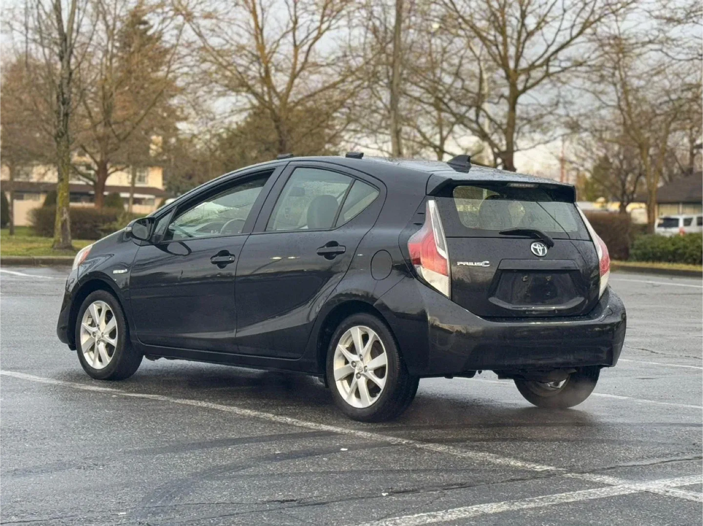 2016 Toyota Prius c image indicator(10)