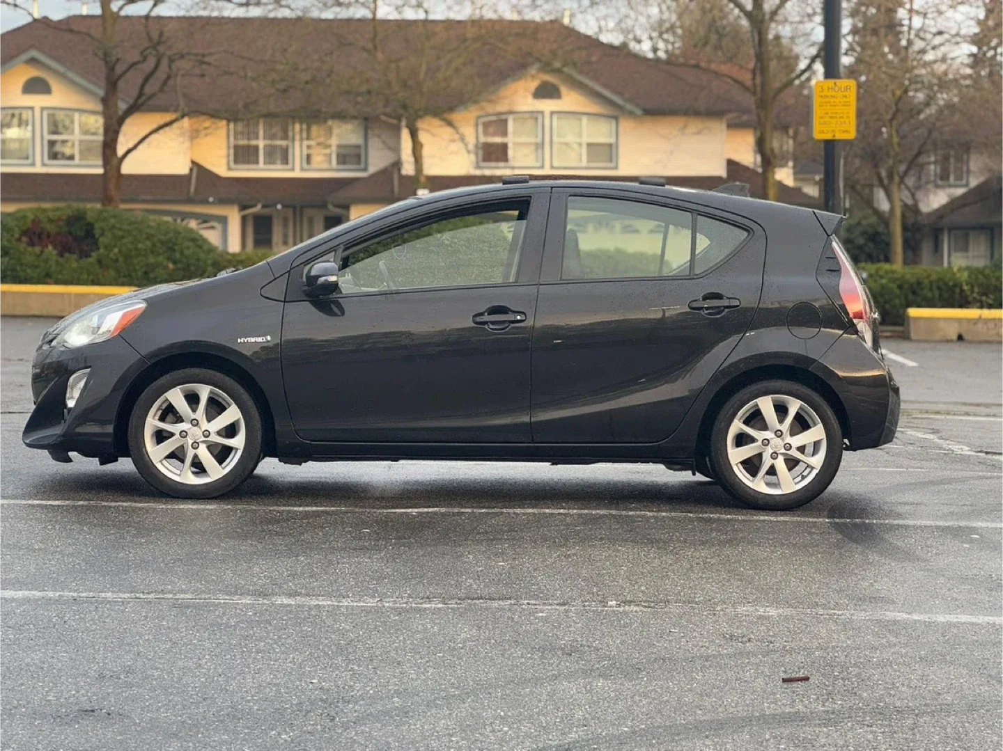 2016 Toyota Prius c image indicator(8)