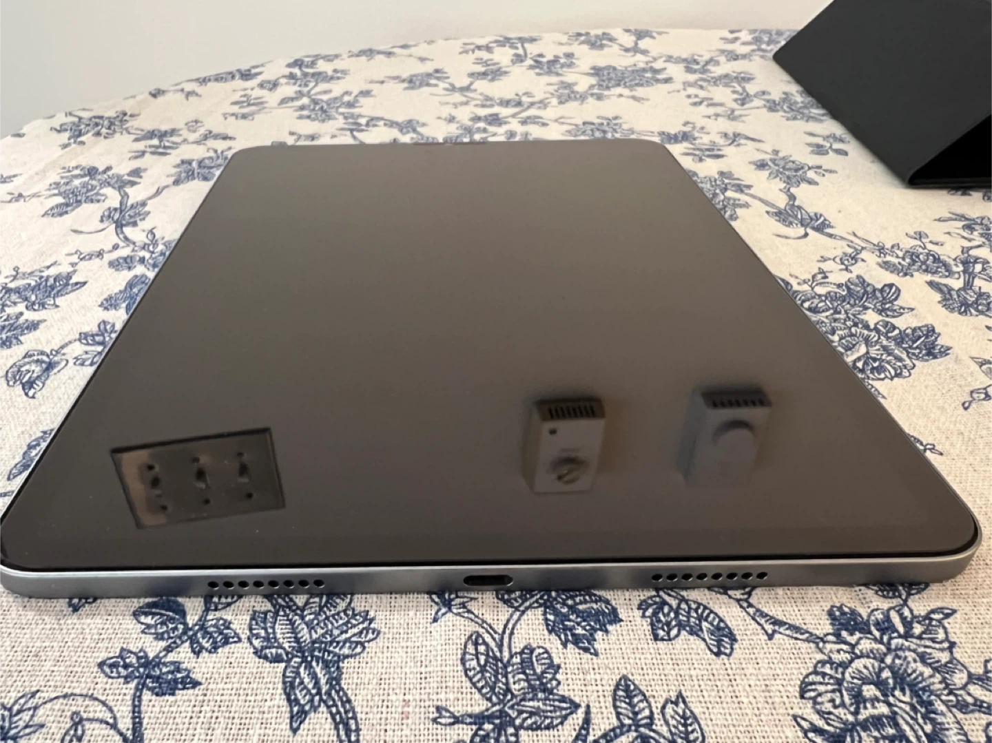 11” Apple iPad Pro (4th Generation) + apple pencil + cover - photo 4