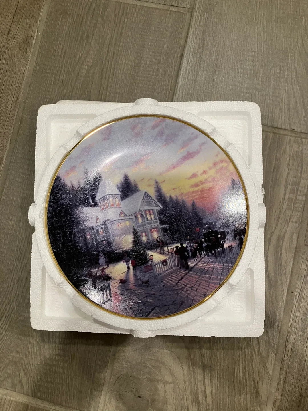 Thomas Kinkade 'The Magic of Christmas' Collector Plate thumbnail