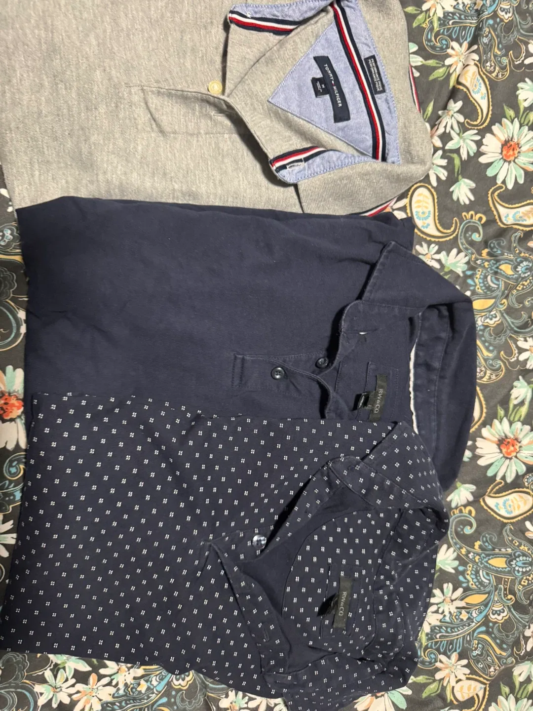 Men’s shirts and tshirts image indicator(2)