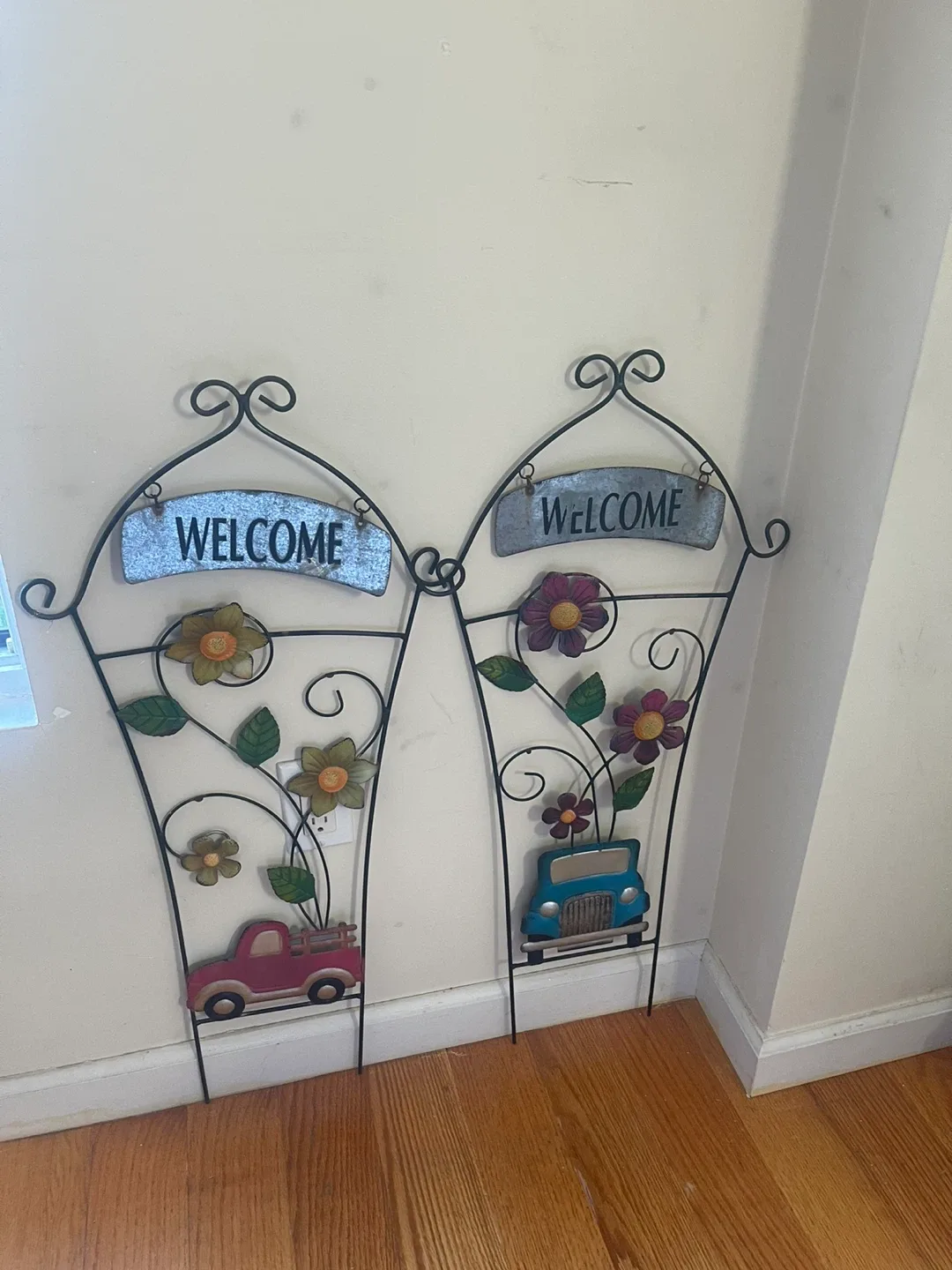 Metal Welcome Flower Garden Stakes thumbnail