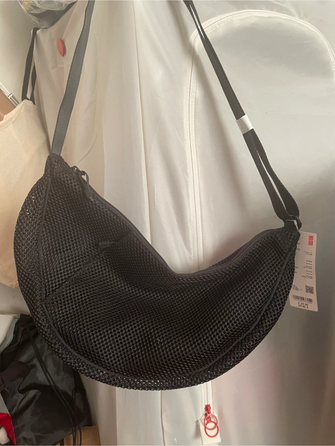 Uniqlo Women Round Shoulder Bag - Black
