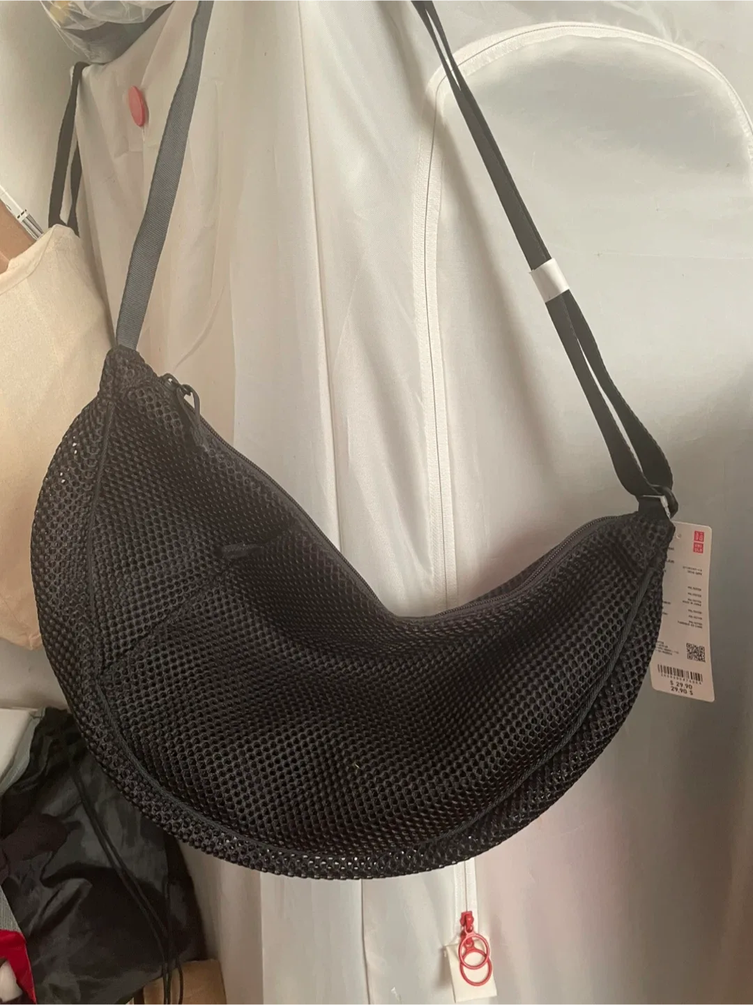 Uniqlo Women Round Shoulder Bag - Black thumbnail