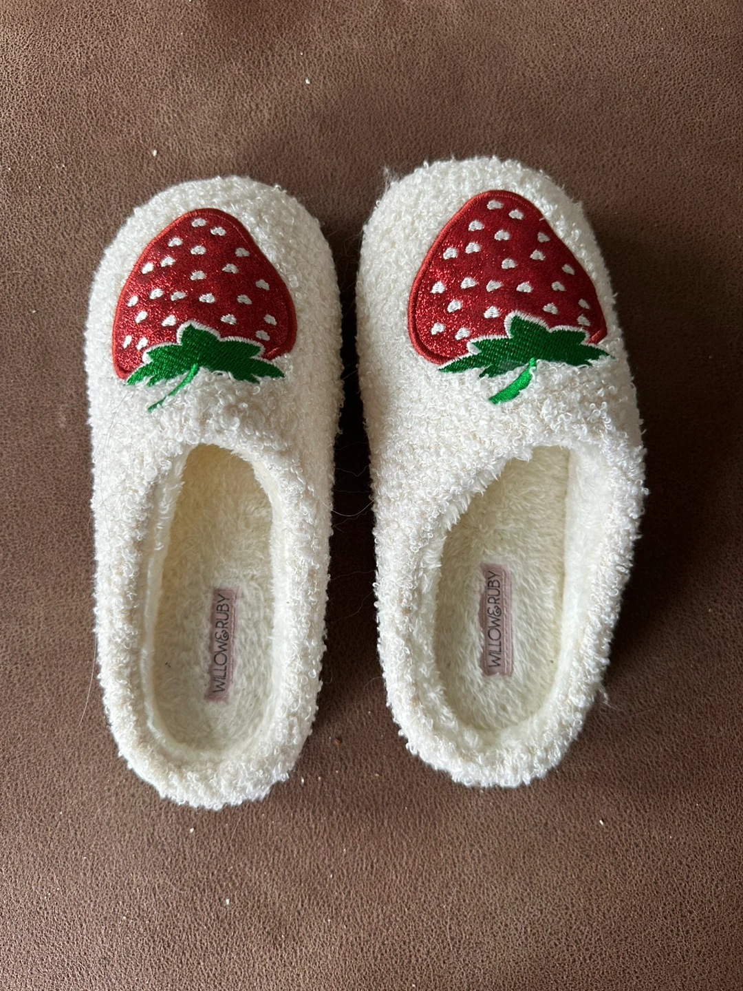 Strawberry indoor slippers