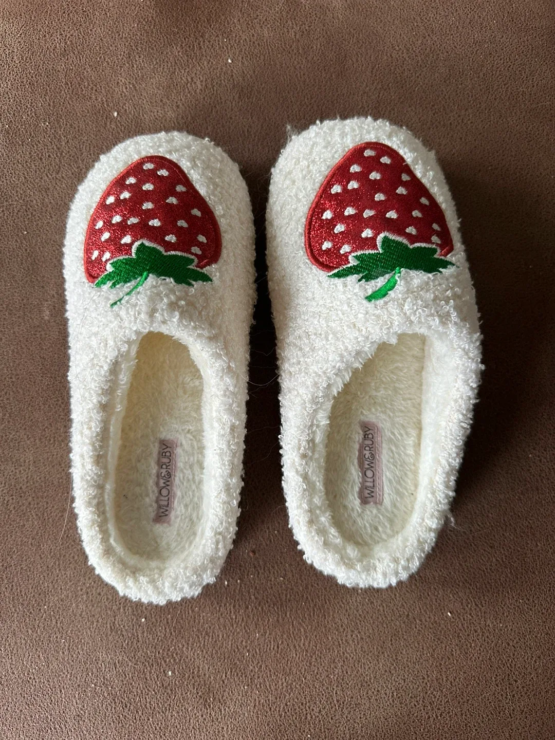 Strawberry indoor slippers