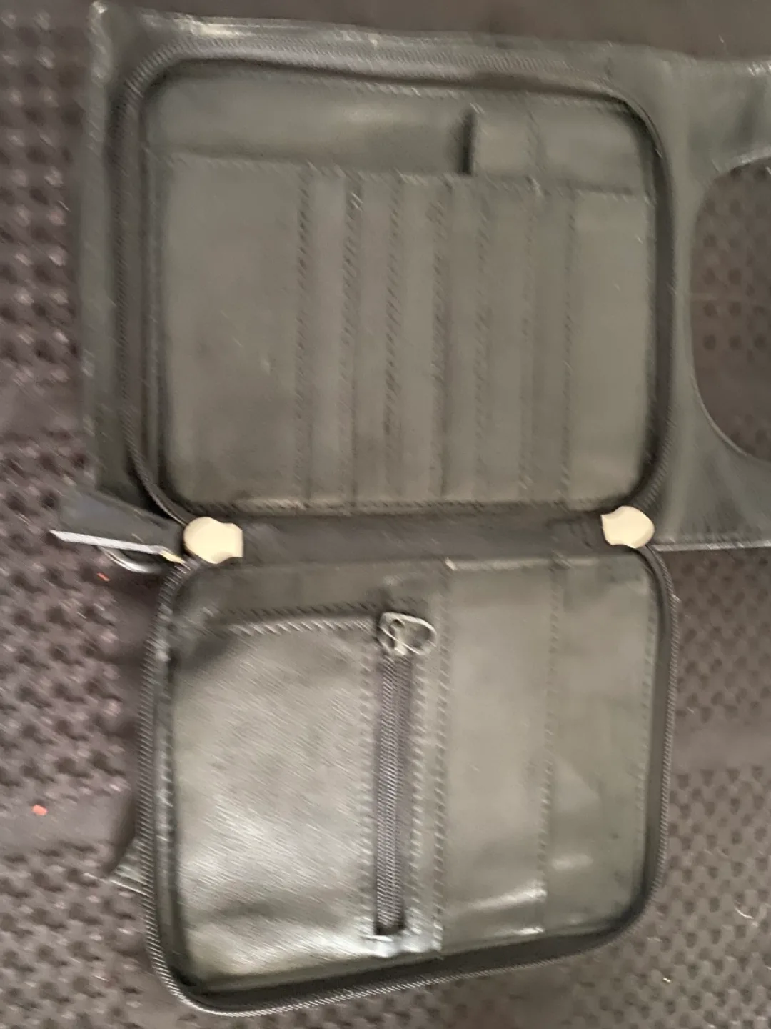 Black Leather Crossbody Bag image indicator(3)