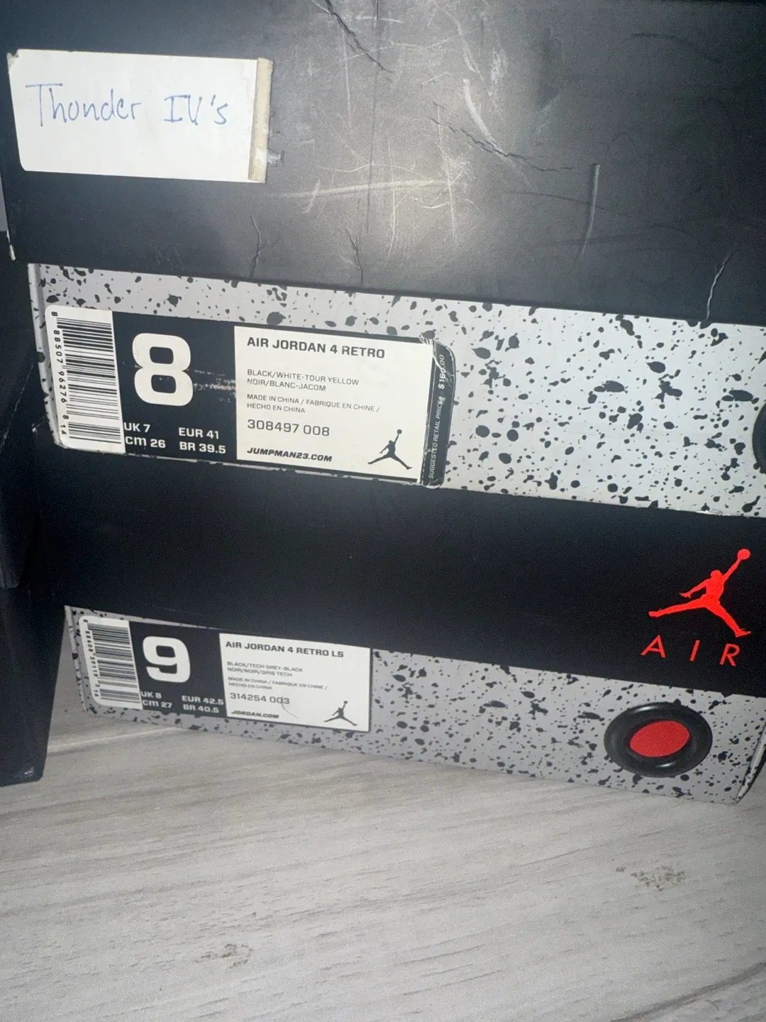 Air Jordan 4 Retro Thunder & Oreo, Size 8 & 9 image indicator(4)