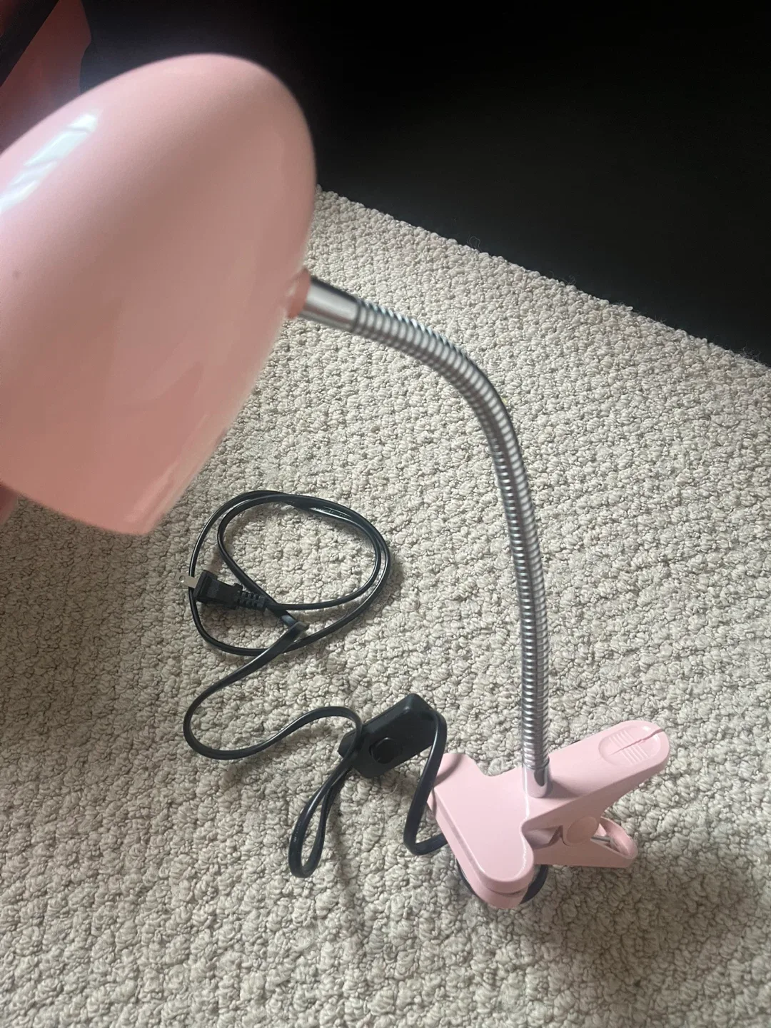 Pink Clip-On Desk Lamp image indicator(3)